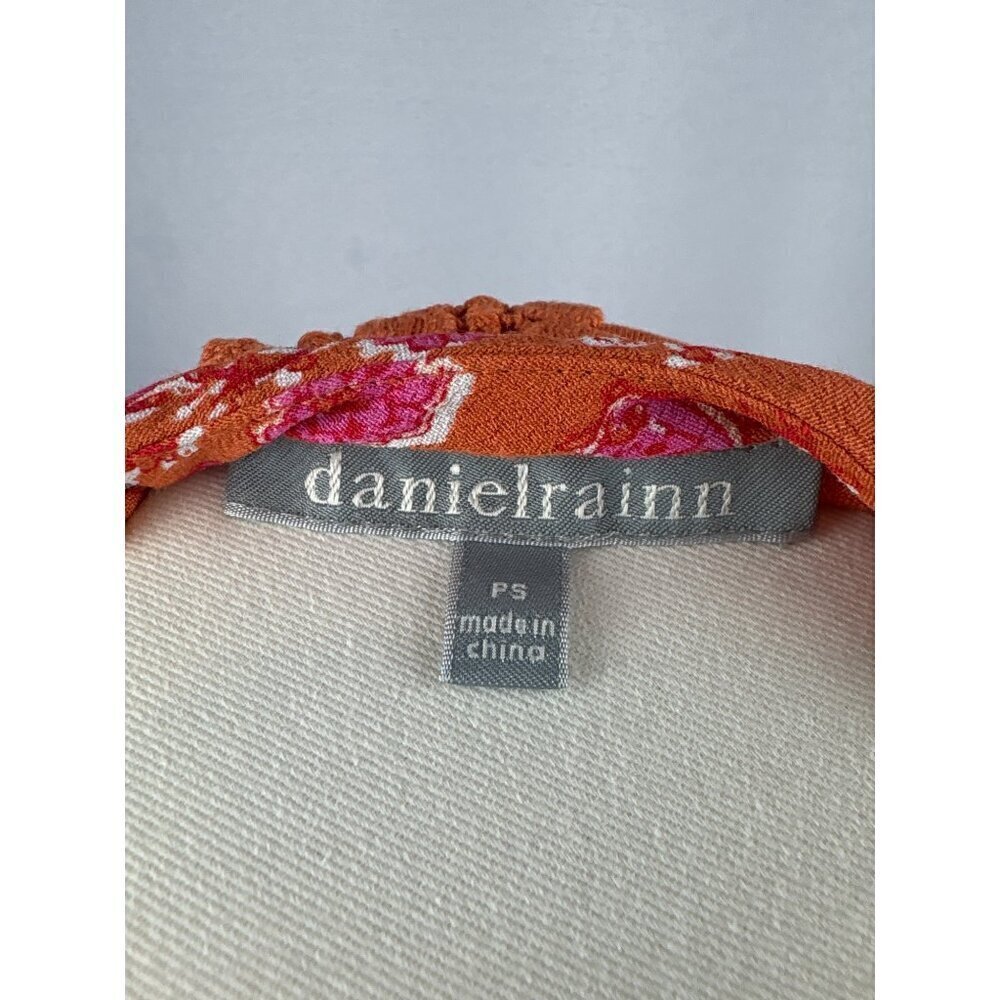 Daniel Rainn Petite Small Sleeveless Top With Lace Trim & Keyhole Neckline - Picture 3 of 6